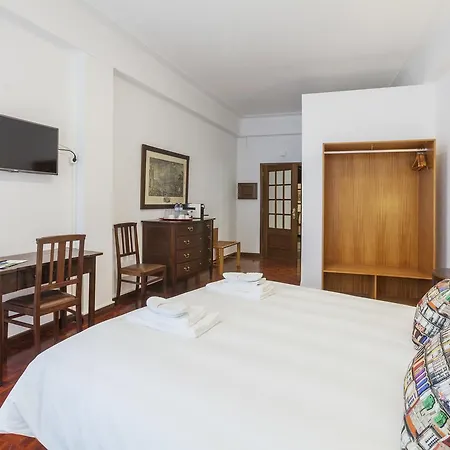 Go2oporto Flores Hotel 3*