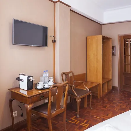 Hotel Go2oporto Flores 3*