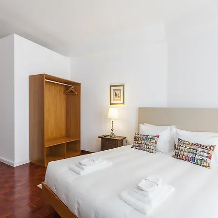 Go2oporto Flores Hotel 3*