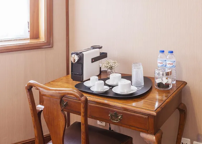 Go2oporto Flores Hotell 3*