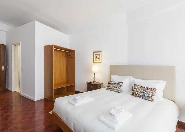 Go2oporto Flores Hotell 3*